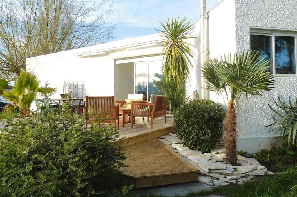 Holiday Home With Indoor Pool, Le Porge Kültér fotó
