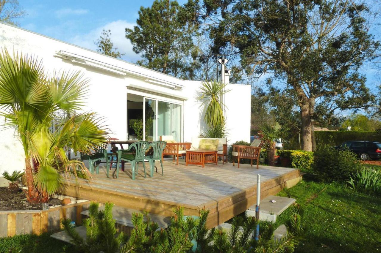 Holiday Home With Indoor Pool, Le Porge Kültér fotó